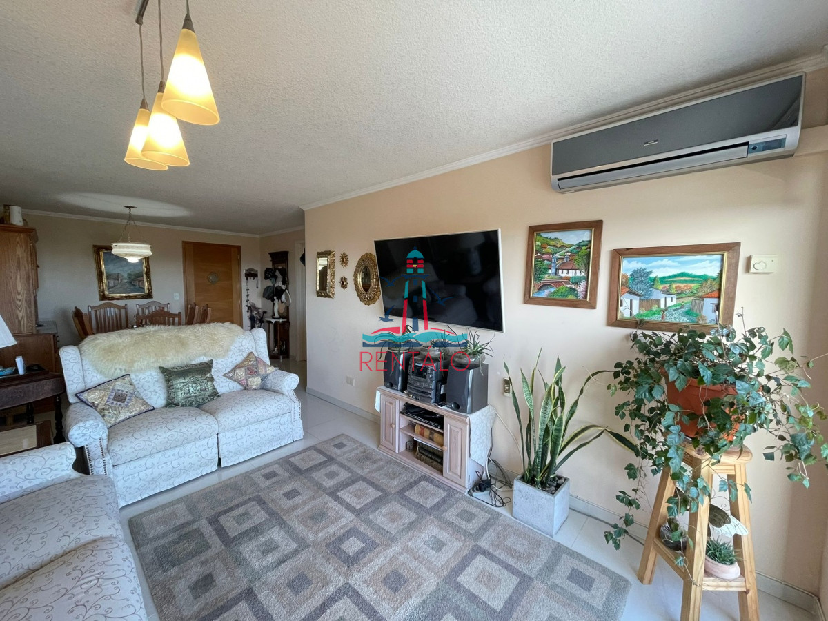 Apartamento ID.48 - Venta Apartamento 3 Dormitorios Av Roosevelt, Punta del Este 