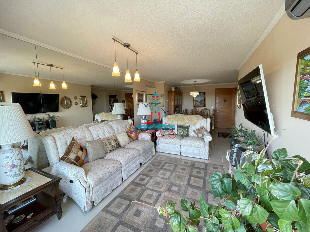 Apartamento ID.48 - Venta Apartamento 3 Dormitorios Av Roosevelt, Punta del Este 