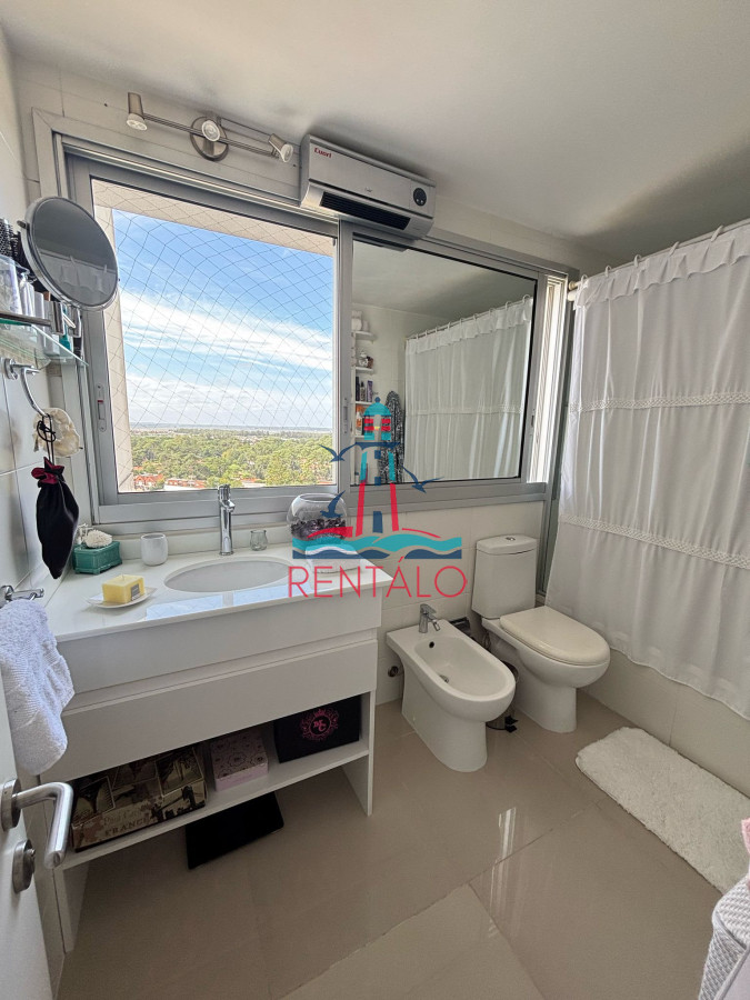 Apartamento ID.141 - Alquiler anual  apartamento 2 Dormitorios 2 Baños en Roosevelt 