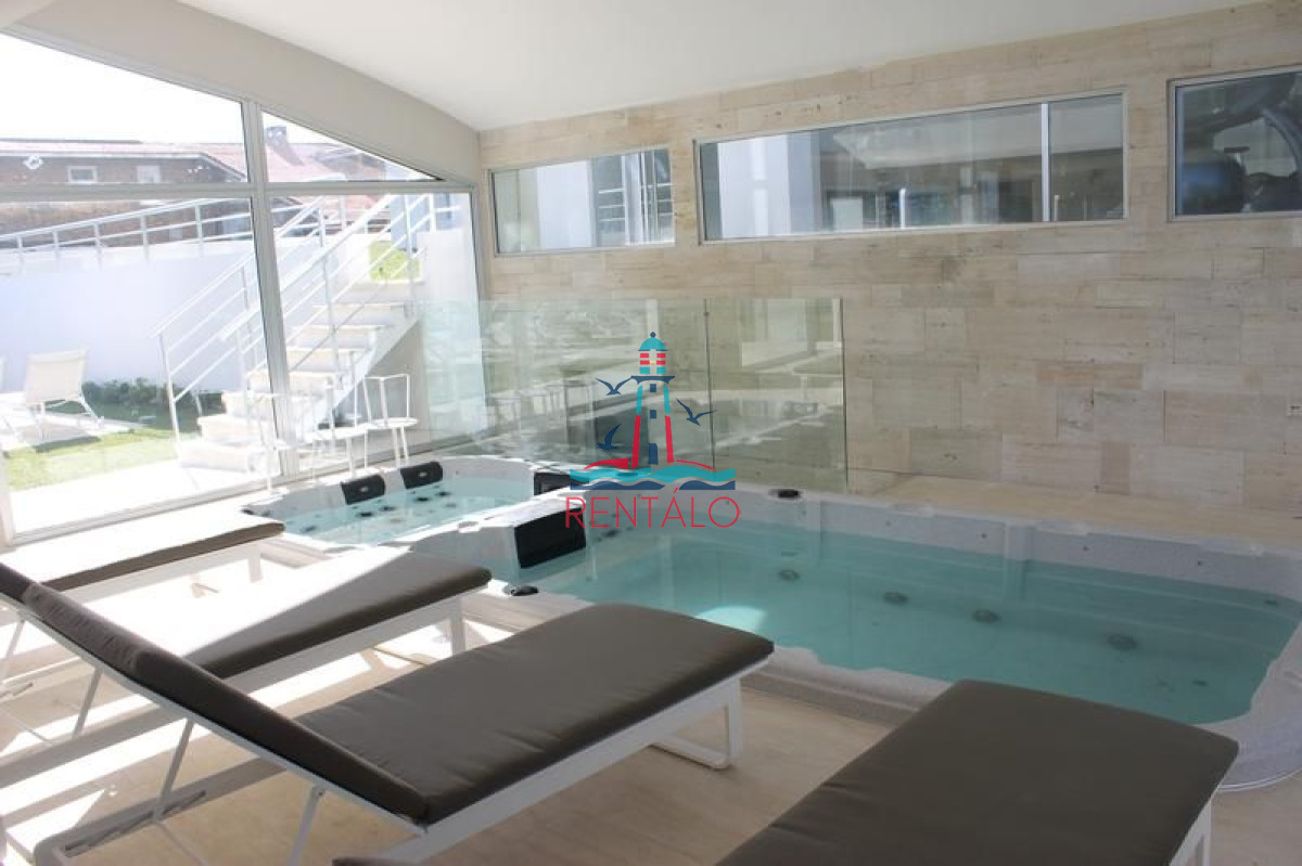Apartamento ID.48 - Venta Apartamento 3 Dormitorios Av Roosevelt, Punta del Este 