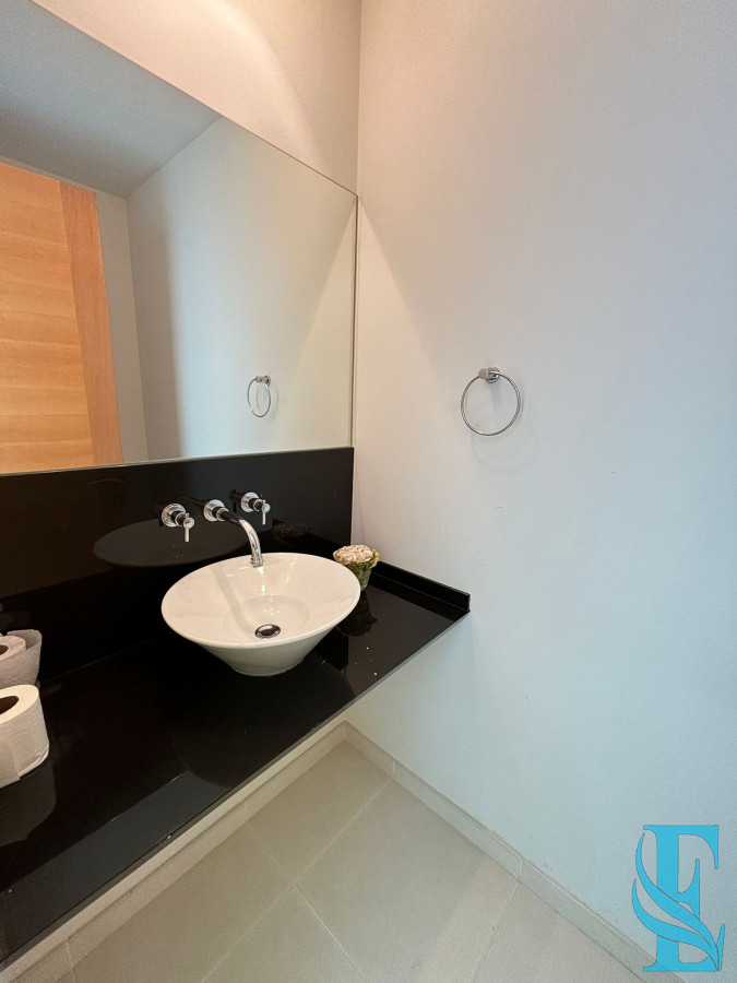 Apartamento ID.510 - Alquiler Temporario Apartamento 3 Dormitorios A 100 Mts Del Mar Punta Del Este Season Tower