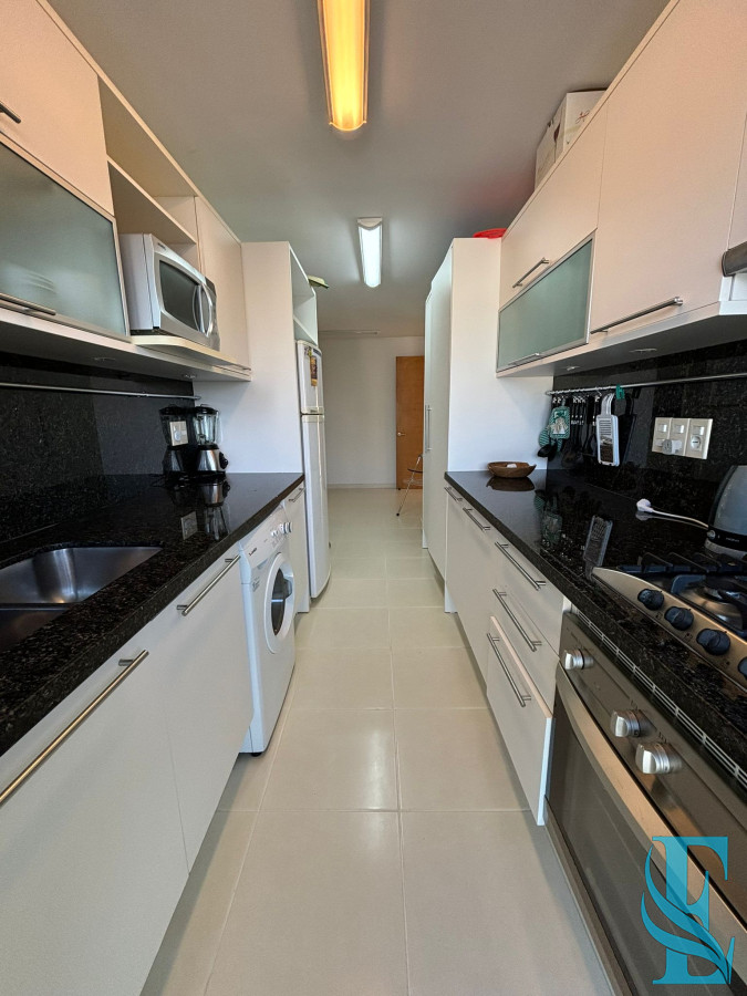 Apartamento ID.510 - Alquiler Temporario Apartamento 3 Dormitorios A 100 Mts Del Mar Punta Del Este Season Tower