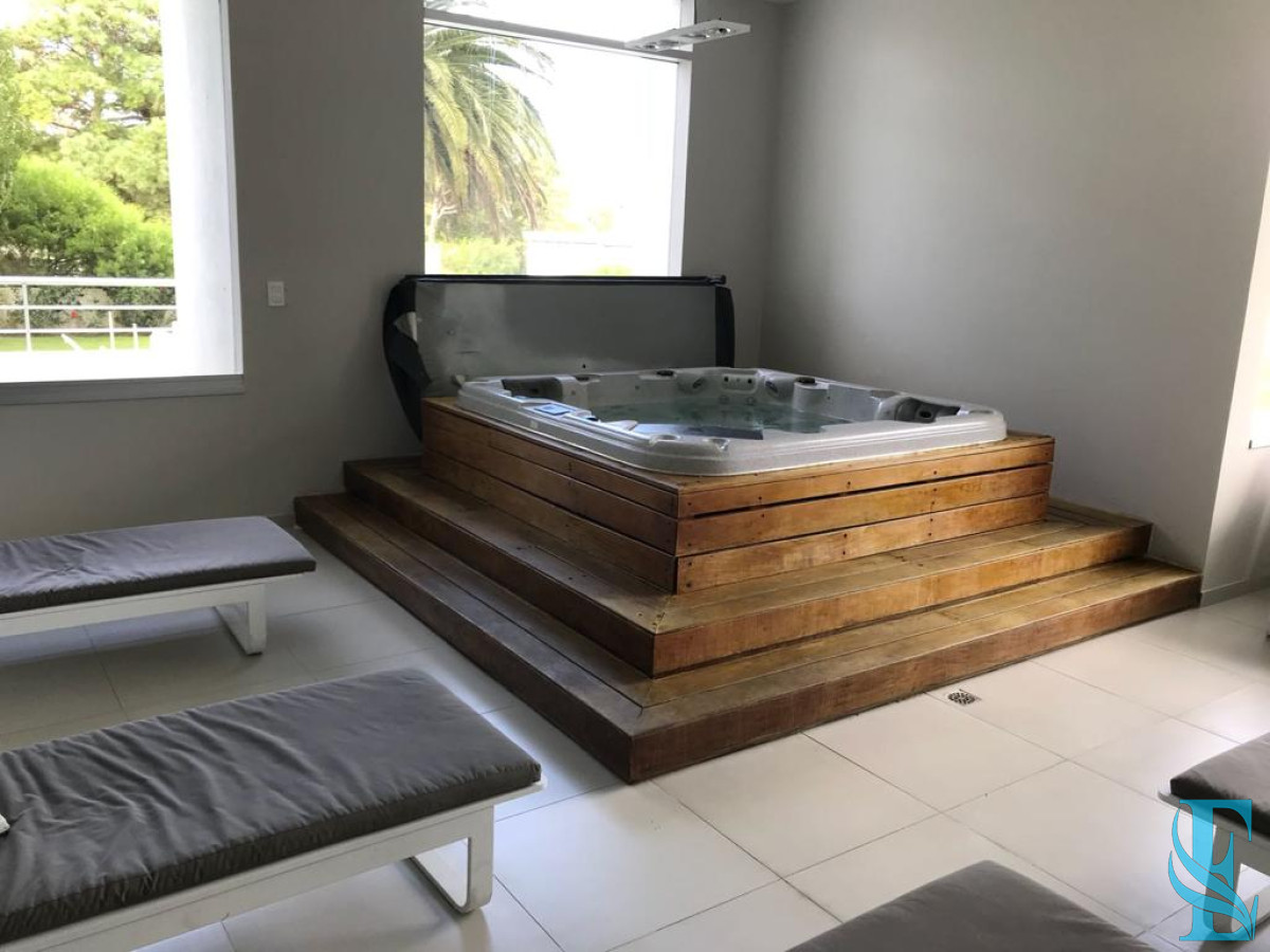 Apartamento ID.214 - Venta Apartamento 3 Dormitorios Av Roosevelt, Punta del Este 