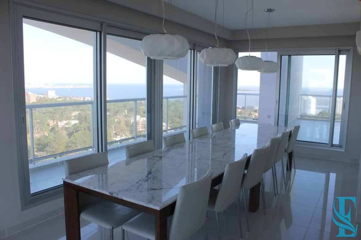 Apartamento ID.214 - Venta Apartamento 3 Dormitorios Av Roosevelt, Punta del Este 