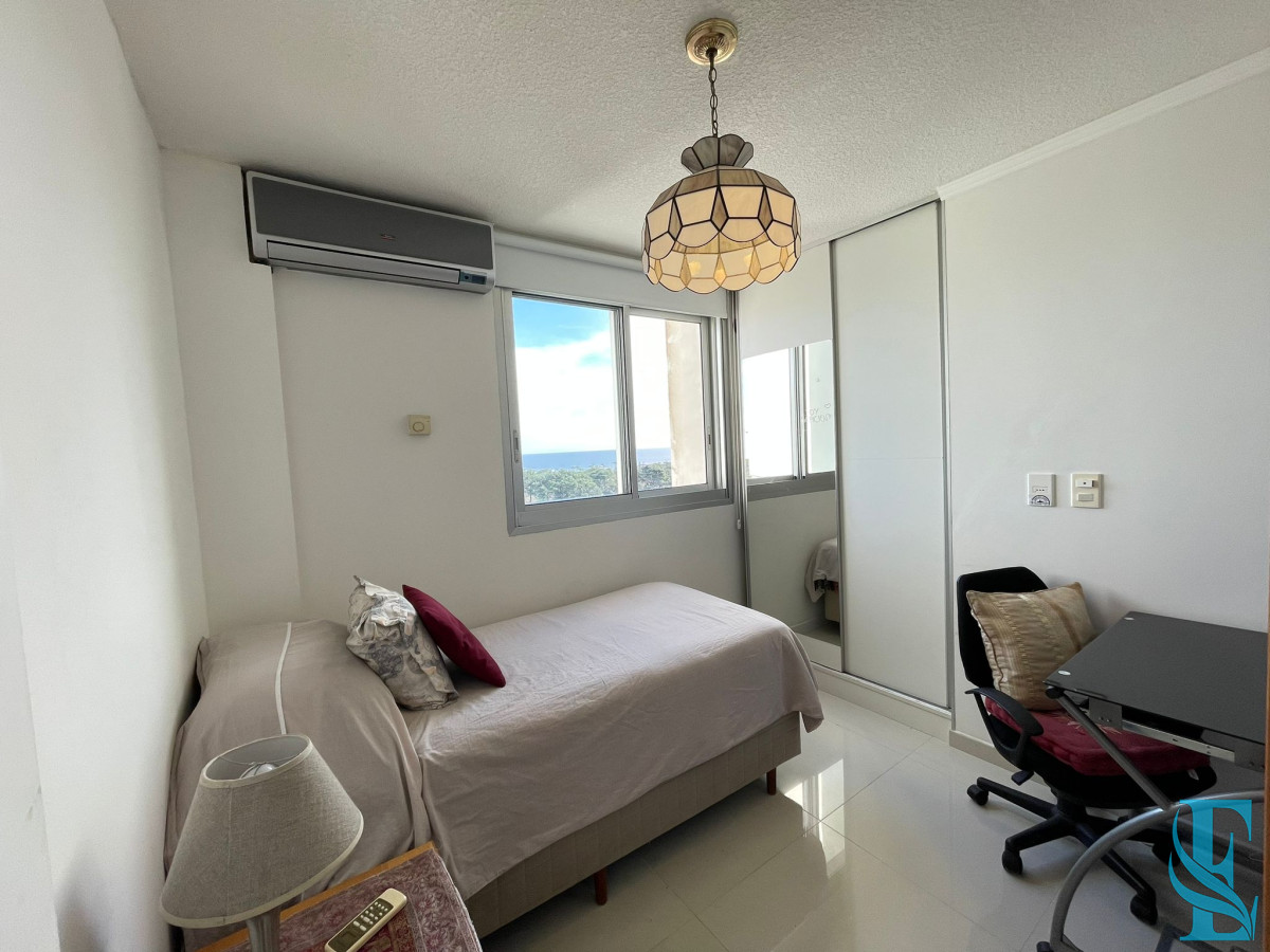 Apartamento ID.214 - Venta Apartamento 3 Dormitorios Av Roosevelt, Punta del Este 