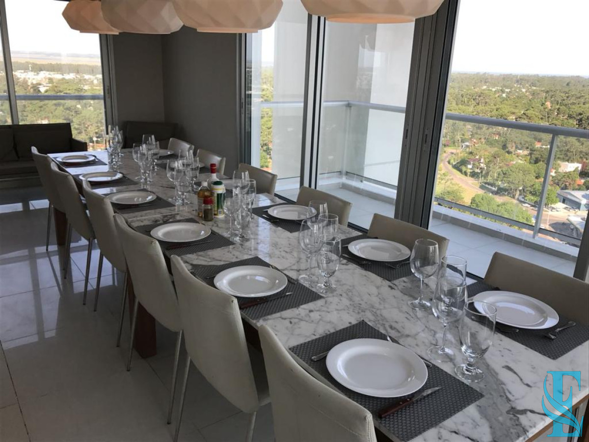Apartamento ID.214 - Venta Apartamento 3 Dormitorios Av Roosevelt, Punta del Este 