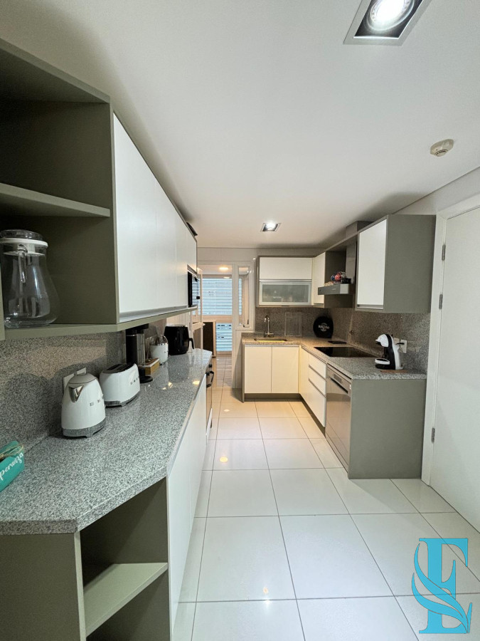 Apartamento ID.399 - Venta Apartamento Aquarela  2 Dorm + Dep - Playa Mansa Punta del Este