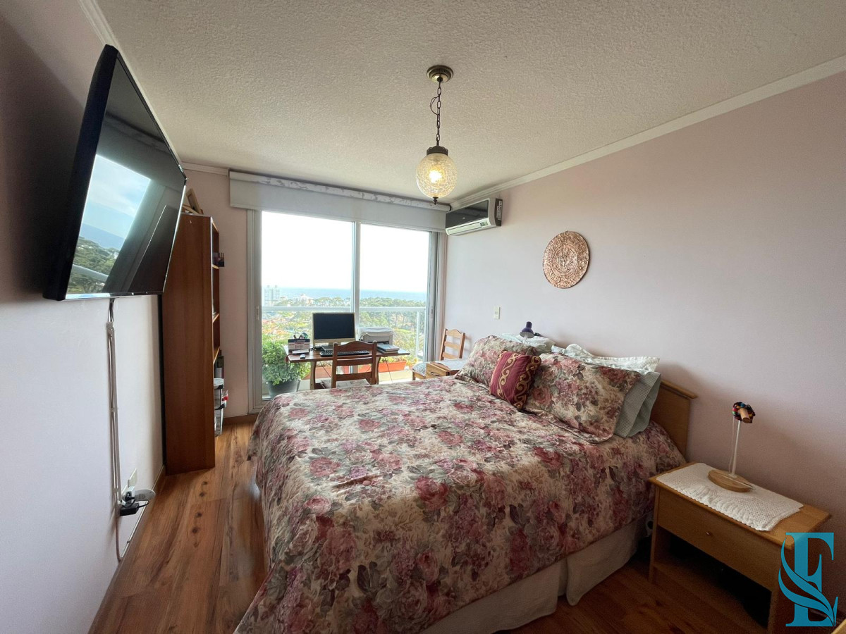 Apartamento ID.214 - Venta Apartamento 3 Dormitorios Av Roosevelt, Punta del Este 