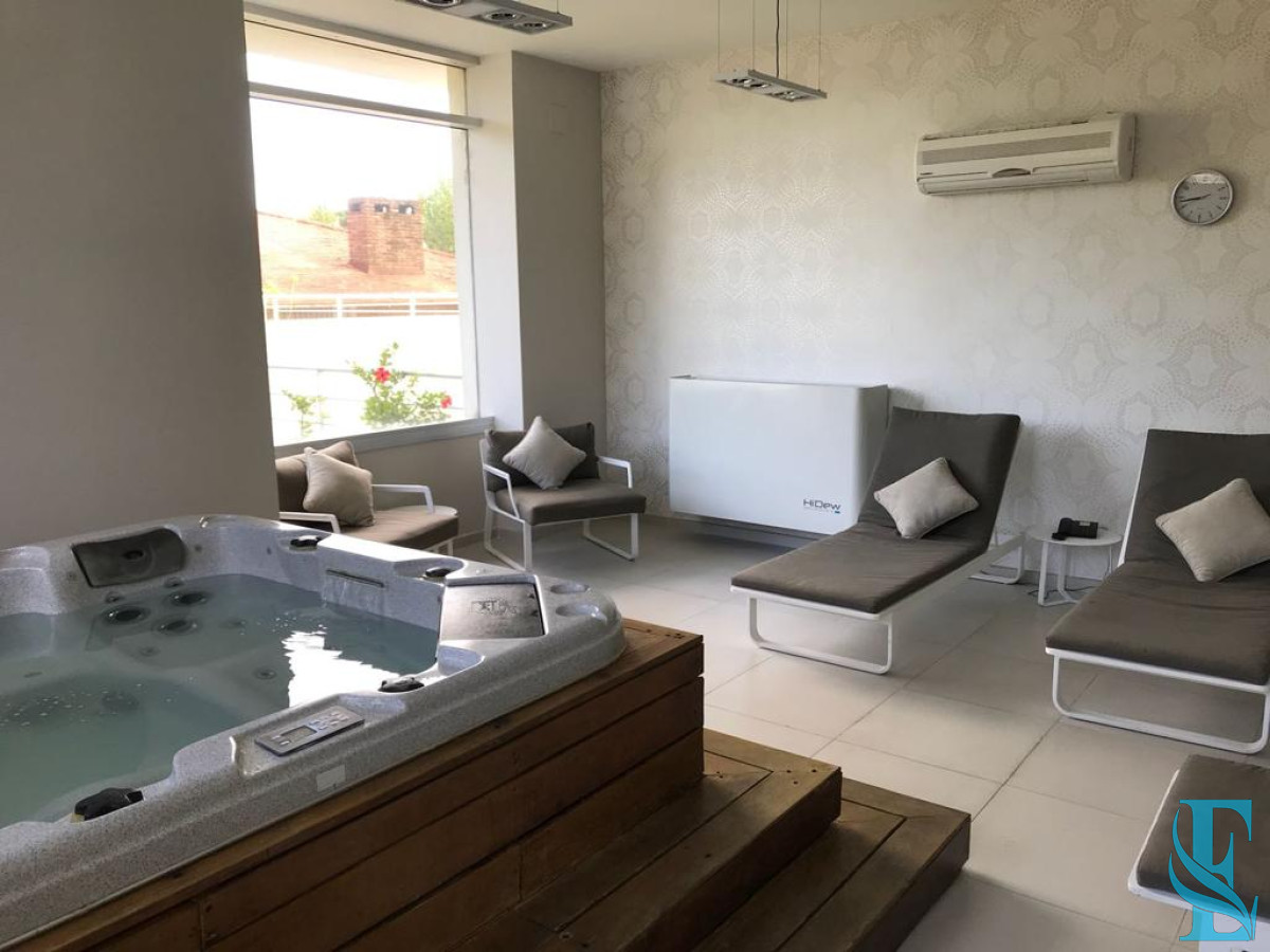 Apartamento ID.214 - Venta Apartamento 3 Dormitorios Av Roosevelt, Punta del Este 
