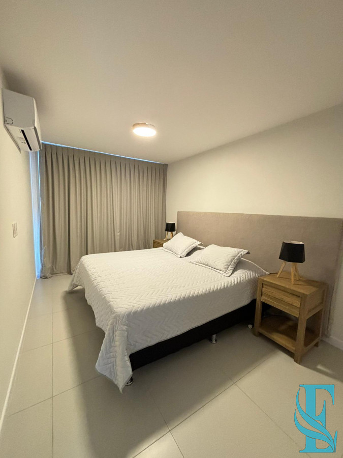 Apartamento ID.567 - Alquiler Apto 2 Dormitorios A 50 Mts del Mar Playa Mansa, Punta del Este 