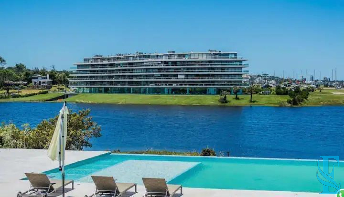 Apartamento ID.809 - ¡Oportunidad! Apartamento 2 y Dep Dormitorios En Edificio Poseidón - Playa Mansa