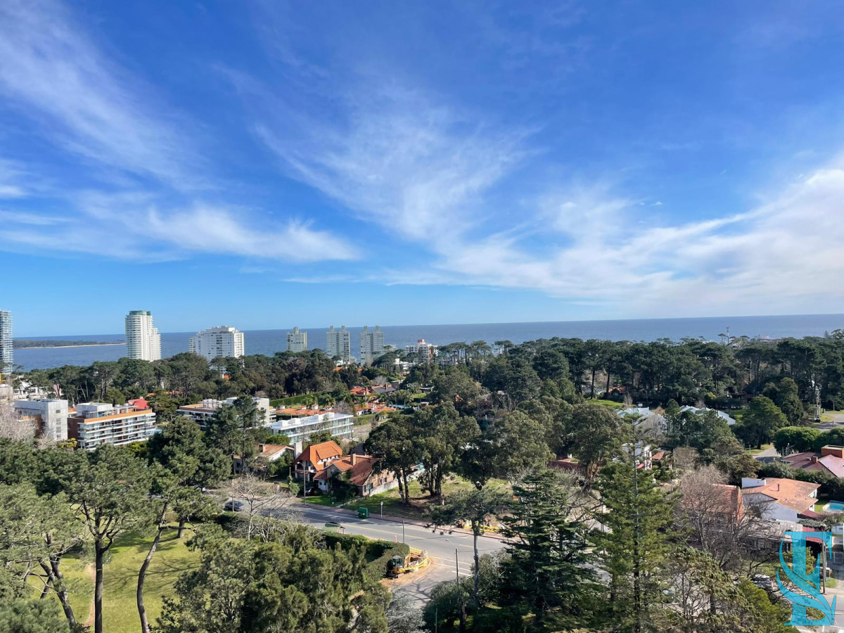 Apartamento ID.214 - Venta Apartamento 3 Dormitorios Av Roosevelt, Punta del Este 