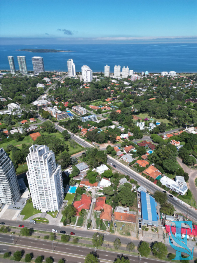 Apartamento ID.214 - Venta Apartamento 3 Dormitorios Summer Tower Av Roosevelt, Punta del Este 