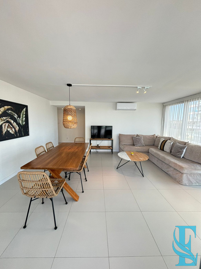 Apartamento ID.567 - Alquiler Apto 2 Dormitorios A 50 Mts del Mar Playa Mansa, Punta del Este 
