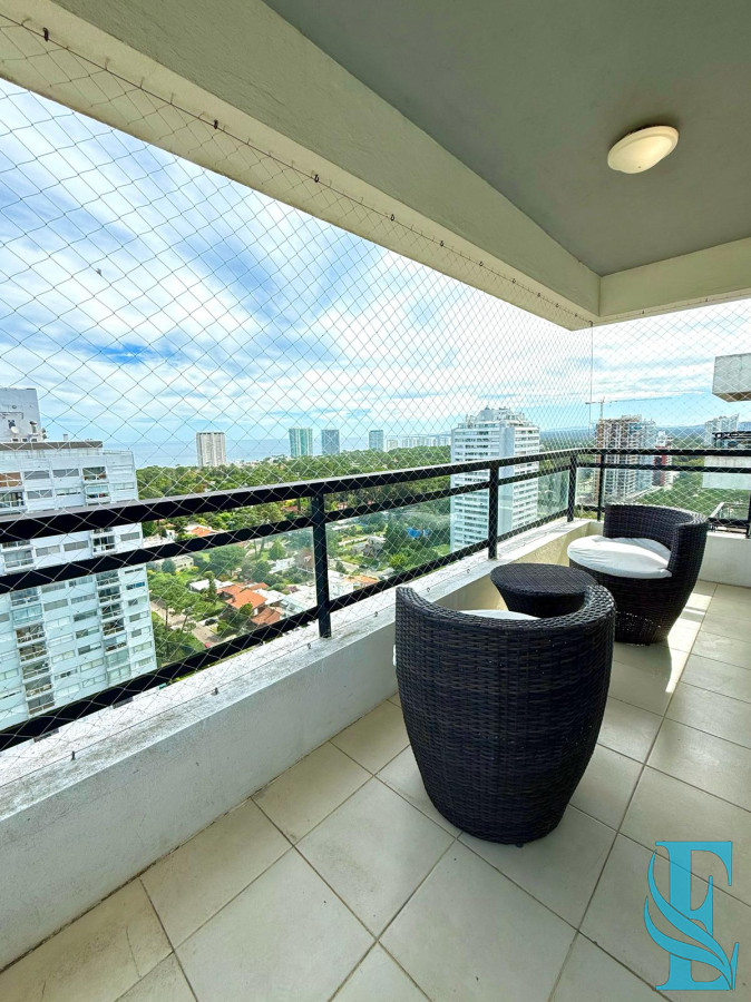Apartamento ID.552 - Venta Apartamento Penthouse 3 Dormitorios Punta del Este, Roosevelt  