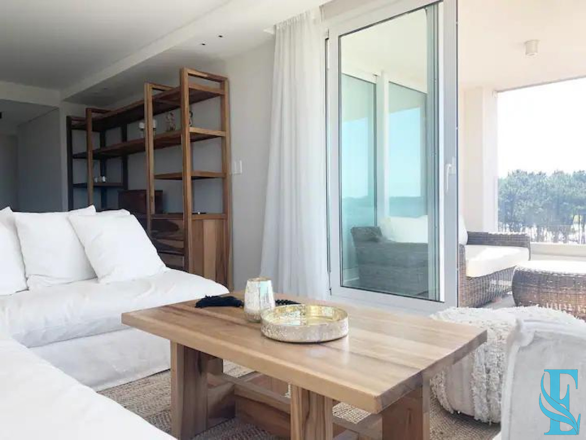 Apartamento ID.809 - ¡Oportunidad! Apartamento 2 y Dep Dormitorios En Edificio Poseidón - Playa Mansa