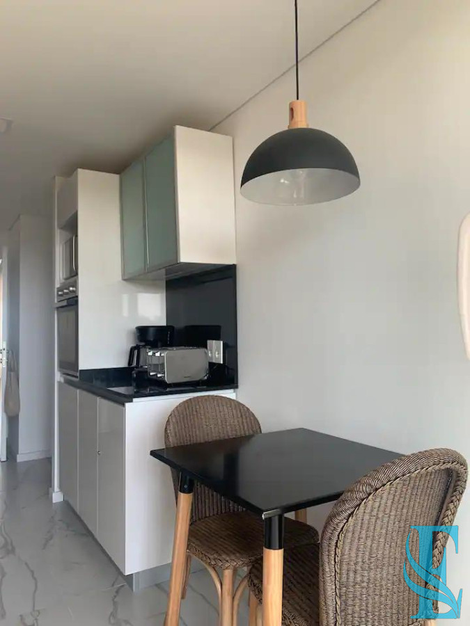 Apartamento ID.809 - ¡Oportunidad! Apartamento 2 y Dep Dormitorios En Edificio Poseidón - Playa Mansa