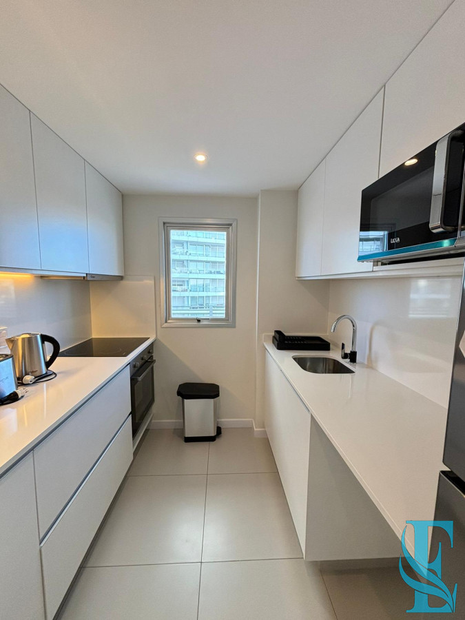 Apartamento ID.567 - Alquiler Apto 2 Dormitorios A 50 Mts del Mar Playa Mansa, Punta del Este 