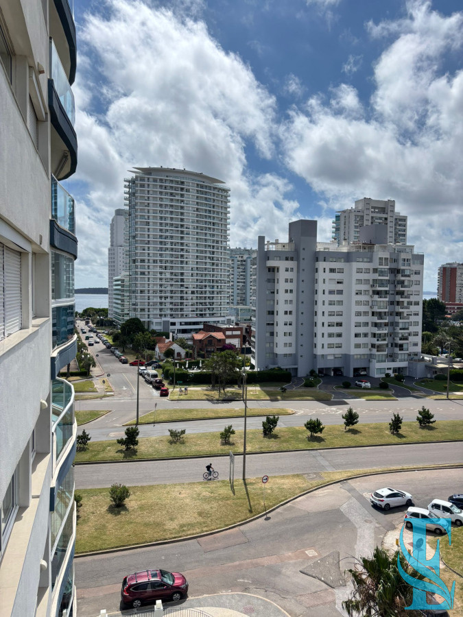 Apartamento ID.584 - Casino Tower Alquiler Temporal 2 Dormitorios Playa Mansa, Punta del Este 