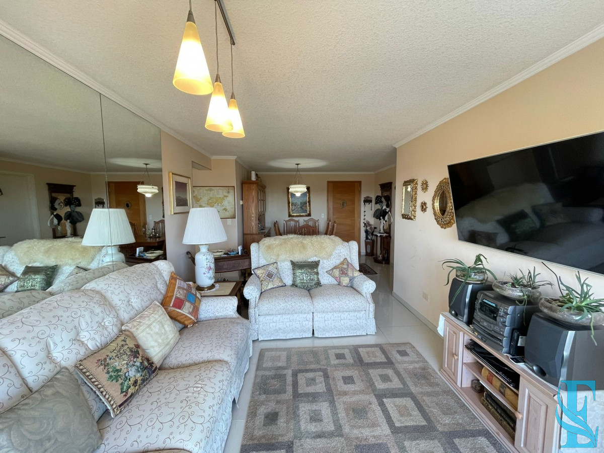 Apartamento ID.214 - Venta Apartamento 3 Dormitorios Av Roosevelt, Punta del Este 