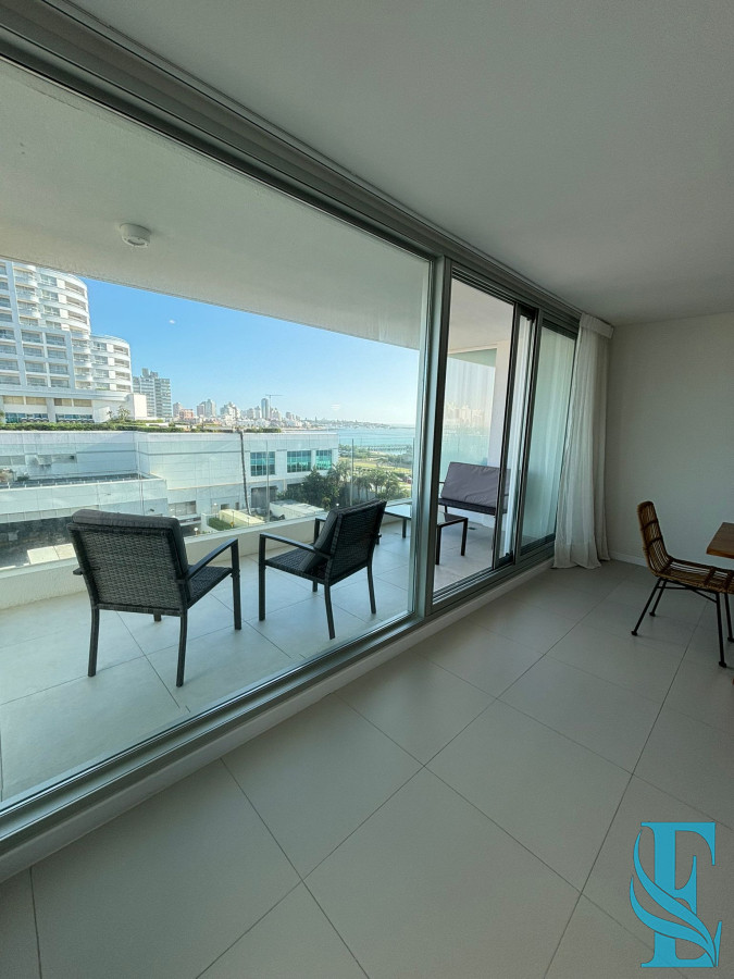 Apartamento ID.567 - Alquiler Apto 2 Dormitorios A 50 Mts del Mar Playa Mansa, Punta del Este 
