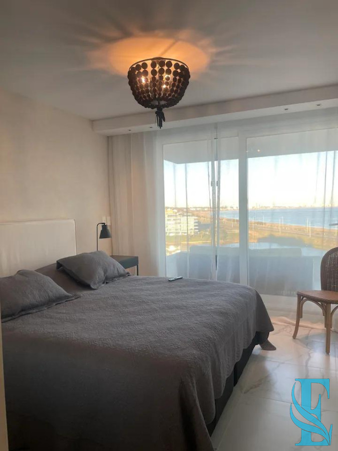 Apartamento ID.809 - ¡Oportunidad! Apartamento 2 y Dep Dormitorios En Edificio Poseidón - Playa Mansa