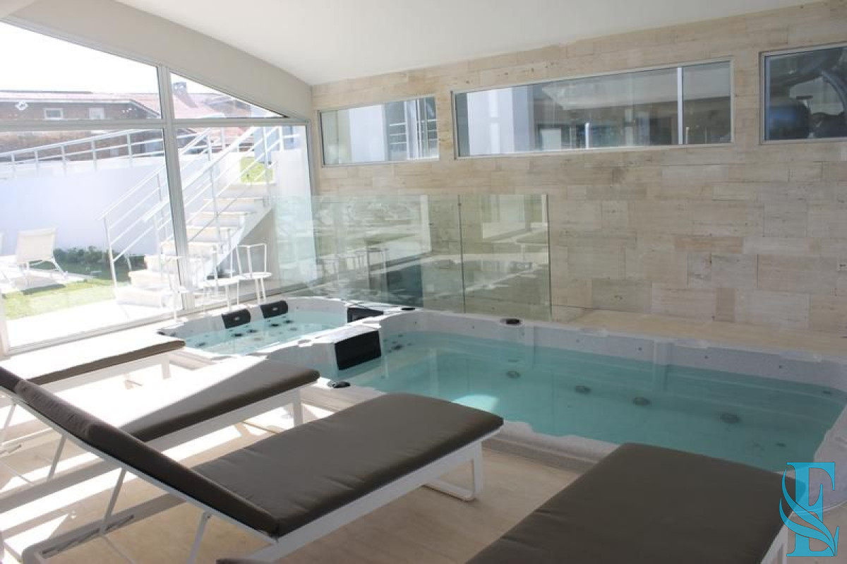 Apartamento ID.214 - Venta Apartamento 3 Dormitorios Av Roosevelt, Punta del Este 