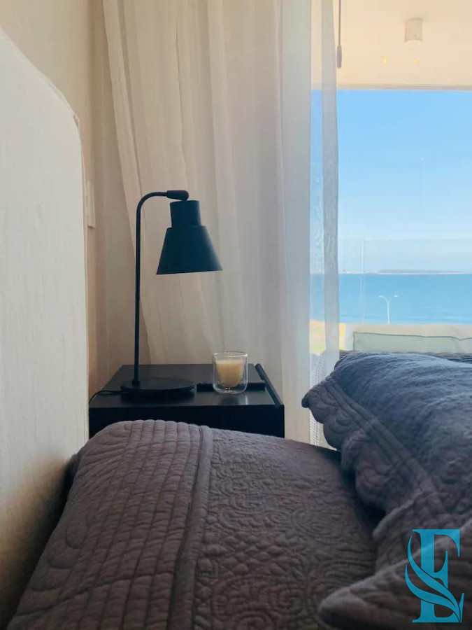Apartamento ID.809 - ¡Oportunidad! Apartamento 2 y Dep Dormitorios En Edificio Poseidón - Playa Mansa