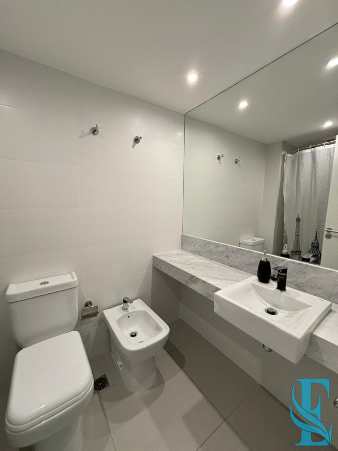 Apartamento ID.567 - Alquiler Apto 2 Dormitorios A 50 Mts del Mar Playa Mansa, Punta del Este 