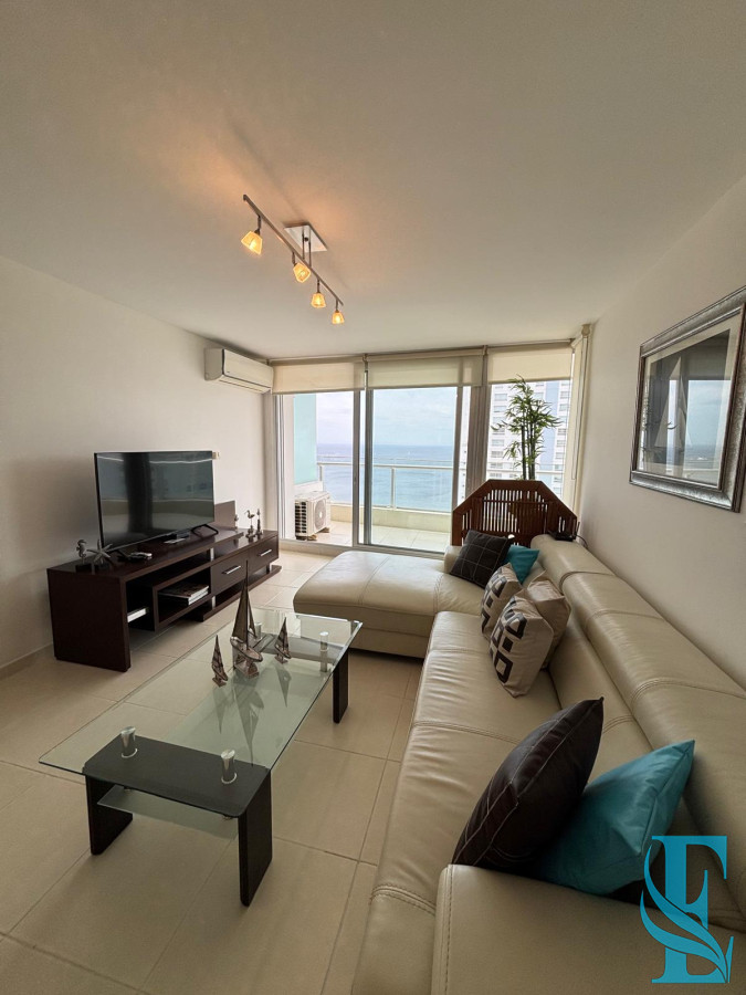 Apartamento ID.566 - Alquiler Apto Seasons Tower 2 Dormitorios A 50 Mts del Mar Playa Mansa, Punta del Este 