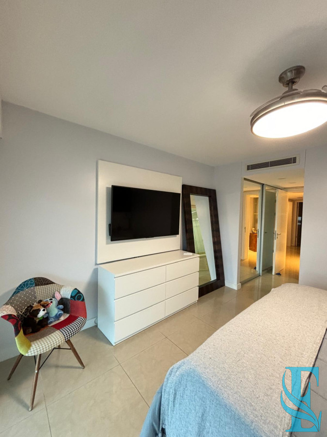 Apartamento ID.399 - Venta Apartamento Aquarela  2 Dorm + Dep - Playa Mansa Punta del Este