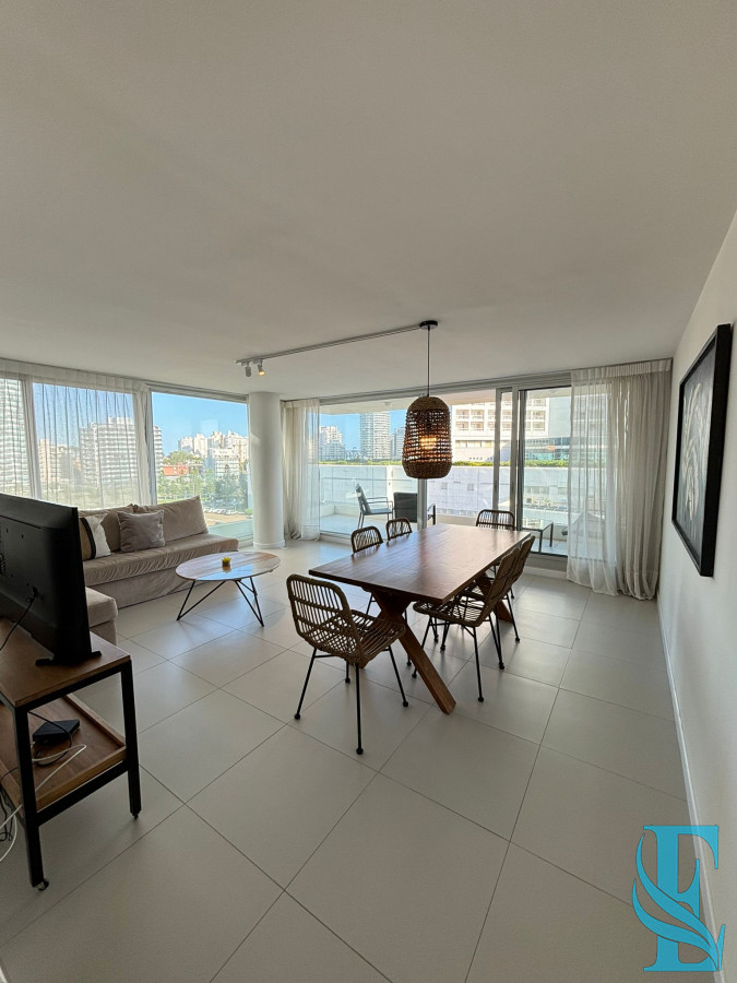 Apartamento ID.567 - Alquiler Apto 2 Dormitorios A 50 Mts del Mar Playa Mansa, Punta del Este 