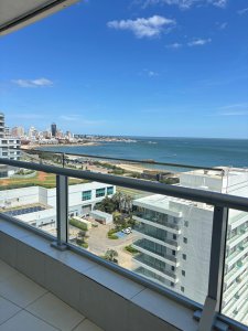 Apartamento Playa Mansa alquiler 