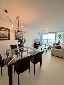 Alquiler Apto Seasons Tower 2 Dormitorios A 50 Mts del Mar Playa Mansa, Punta del Este 