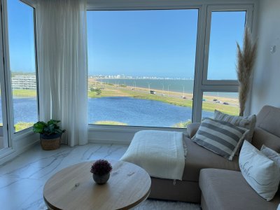 ALQUILER APARTAMENTO FRENTE AL MAR PLAYA MANSA 