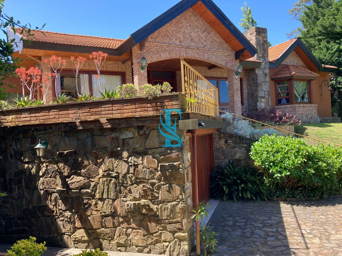 Casa ID.85 - CASA EN VENTA PINARES 
