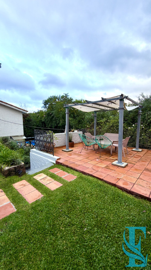 Casa ID.933 - Casa Chalet 3 Dormitorios Con Piscina Y Amplia Barbacoa Pinares, Punta del Este 