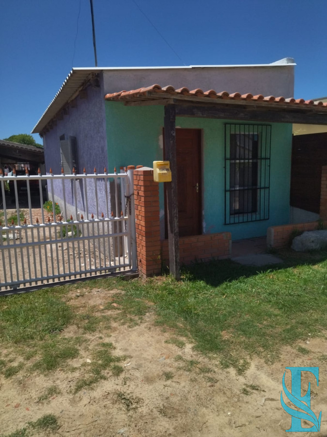 Casa ID.276 - Gran Propiedad Con 1 Casa, 1 Aptos Y Barbacoa En Barra del Chui Brasileña 