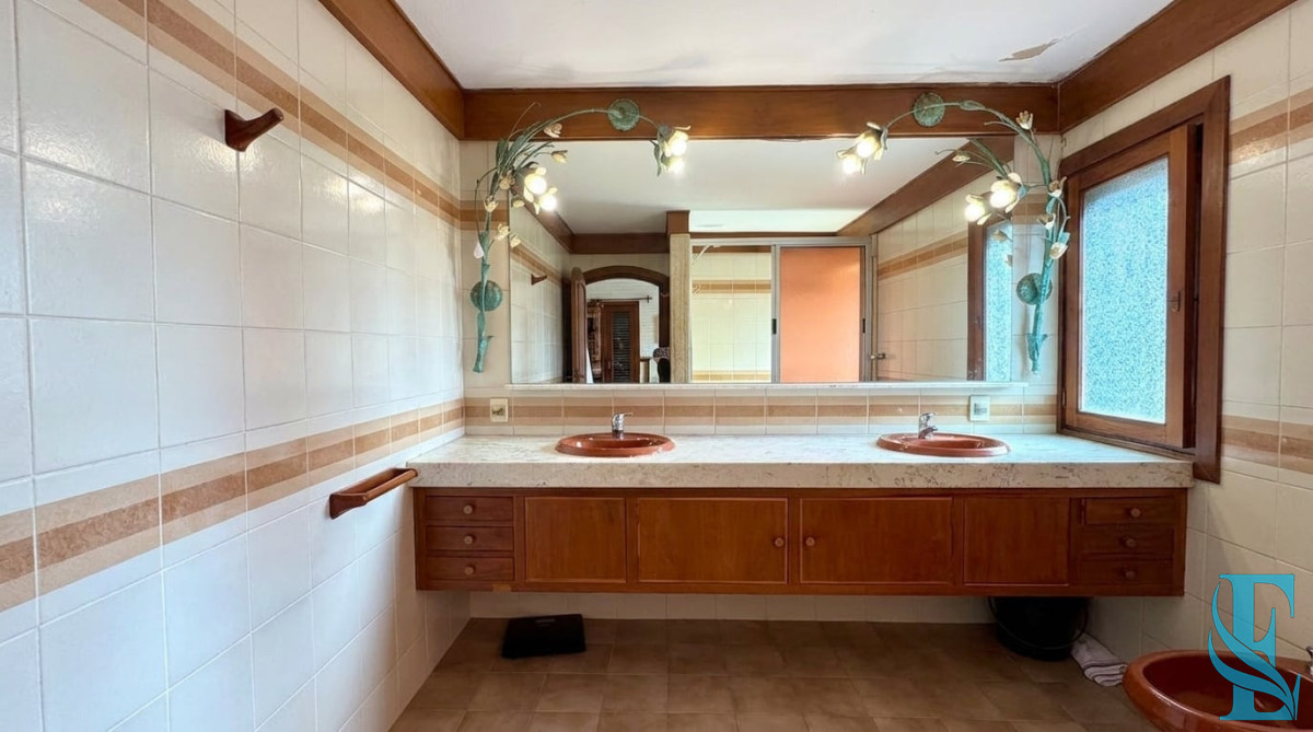 Casa ID.978 - Chalet Con Vista Al Mar 4 Dormitorios + Dep Con Baño Y Piscina Climatizada
