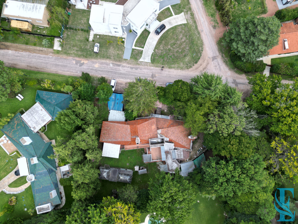 Casa ID.603 - Gran Chalet En Venta 6 Dormitorios 1400 M2 Terreno Deauville, Punta del Este 
