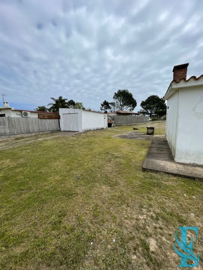 Casa ID.467 - Venta Casa En Excelente Punto Con Gran Terreno Esquinero 