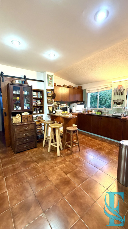 Casa ID.933 - Casa Chalet 3 Dormitorios Con Piscina Y Amplia Barbacoa Pinares, Punta del Este 