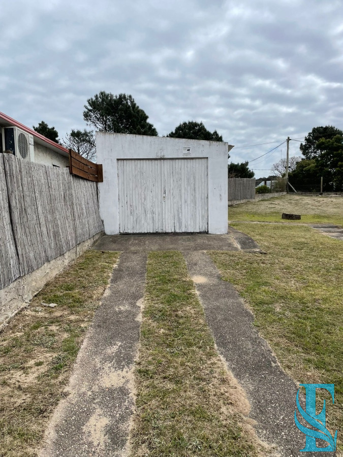 Casa ID.467 - Venta Casa En Excelente Punto Con Gran Terreno Esquinero 