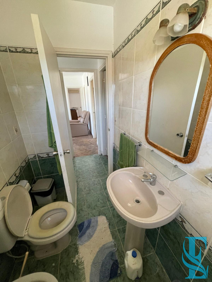 Casa ID.495 - Venta De Dos Apartamentos + Dep En Gran Terreno Con Deposito De 200 M2 A 400mts Del Mar 