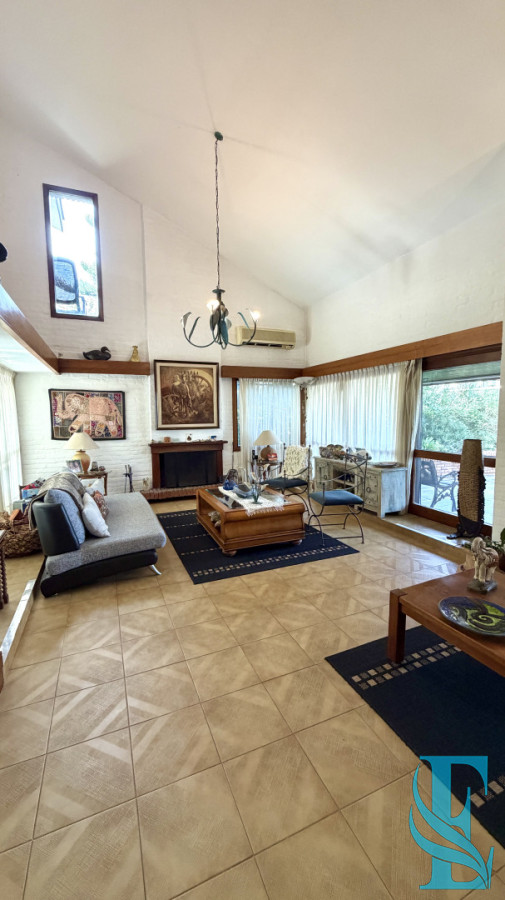 Casa ID.978 - Chalet Con Vista Al Mar 4 Dormitorios + Dep Con Baño Y Piscina Climatizada
