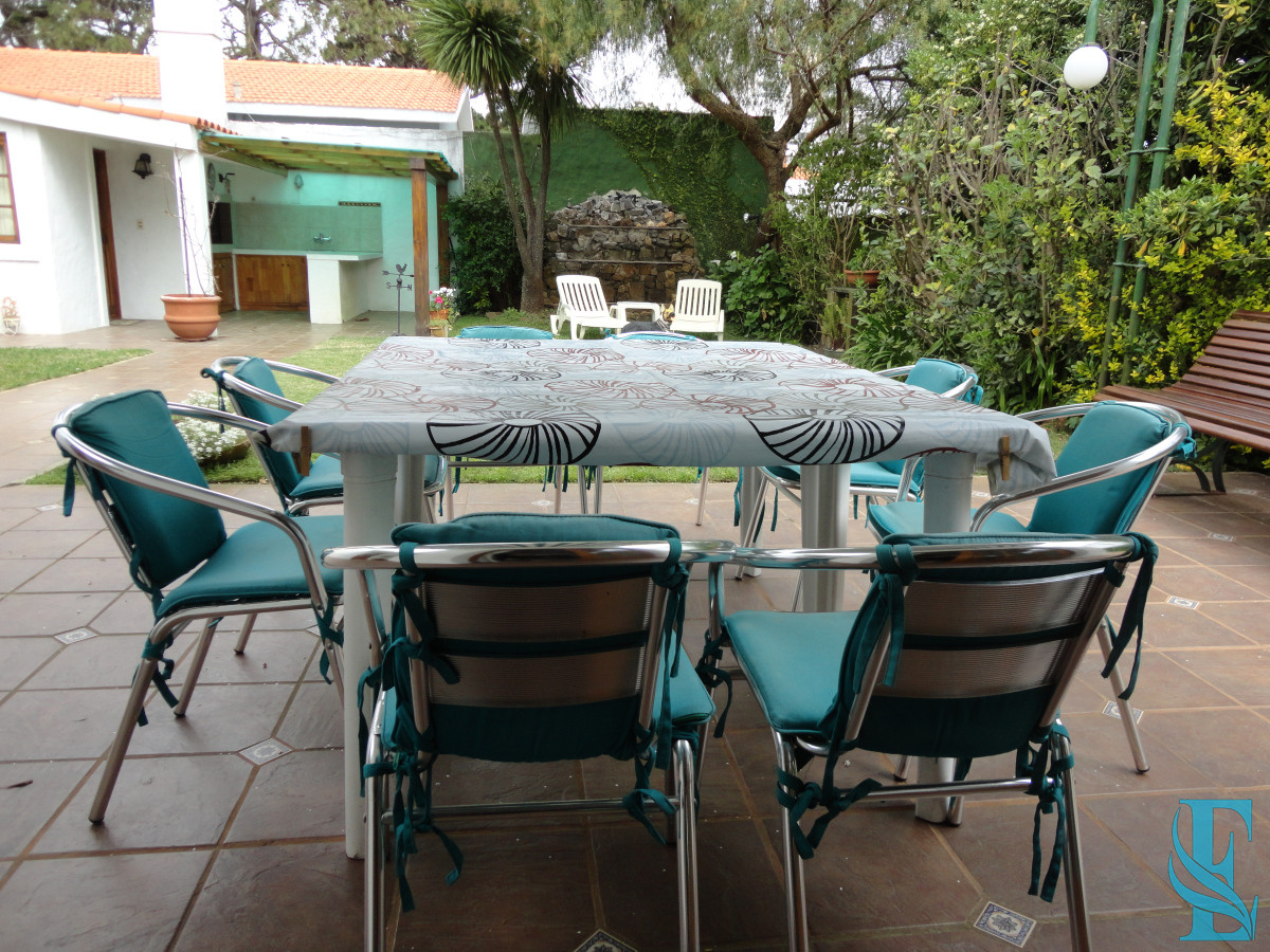 Casa ID.531 - Hermoso Chalet De 3 Dorm A Tan Solo 50 Mts De Playa Mansa, Punta del Este