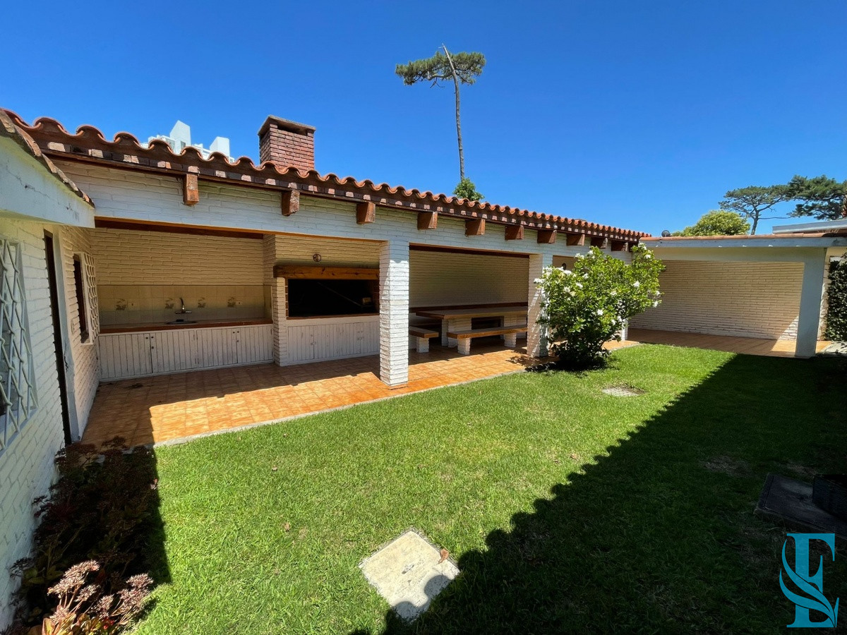 Casa ID.98 - Gran Chalet 4 Dorm + Dep En Mansa A Tan Solo 100 Mts Mar