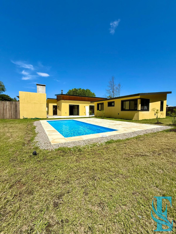 Casa ID.244 - Chalet En Barrio Privado Verdemora 3 Dorm Y 3 Baños 