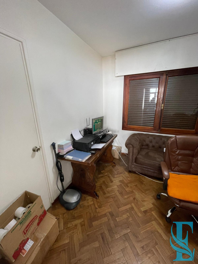 Casa ID.495 - Venta De Dos Apartamentos + Dep En Gran Terreno Con Deposito De 200 M2 A 400mts Del Mar 