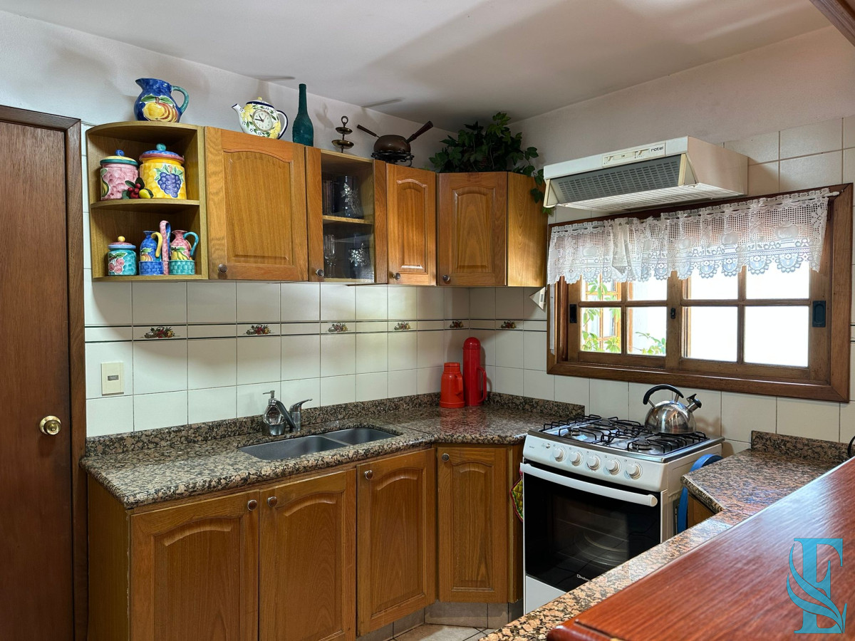 Casa ID.531 - Hermoso Chalet De 3 Dorm A Tan Solo 50 Mts De Playa Mansa, Punta del Este
